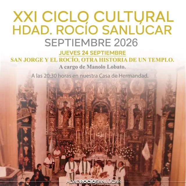 Altar mayor barroco iluminado con varios sacerdotes y personas vestidas de blanco en ceremonia religiosa dentro de templo histórico