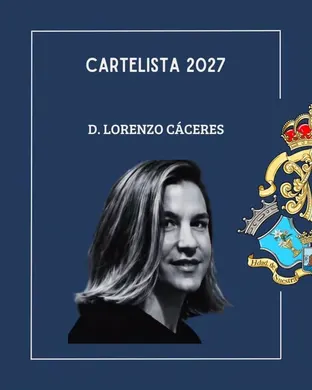 Retrato en blanco y negro de un hombre joven con cabello largo y lacio sobre fondo azul junto al escudo heráldico de una hermandad religiosa