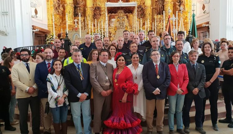 Ofrenda floral de la Matriz a la Virgen después de la presentación del Plan Aldea