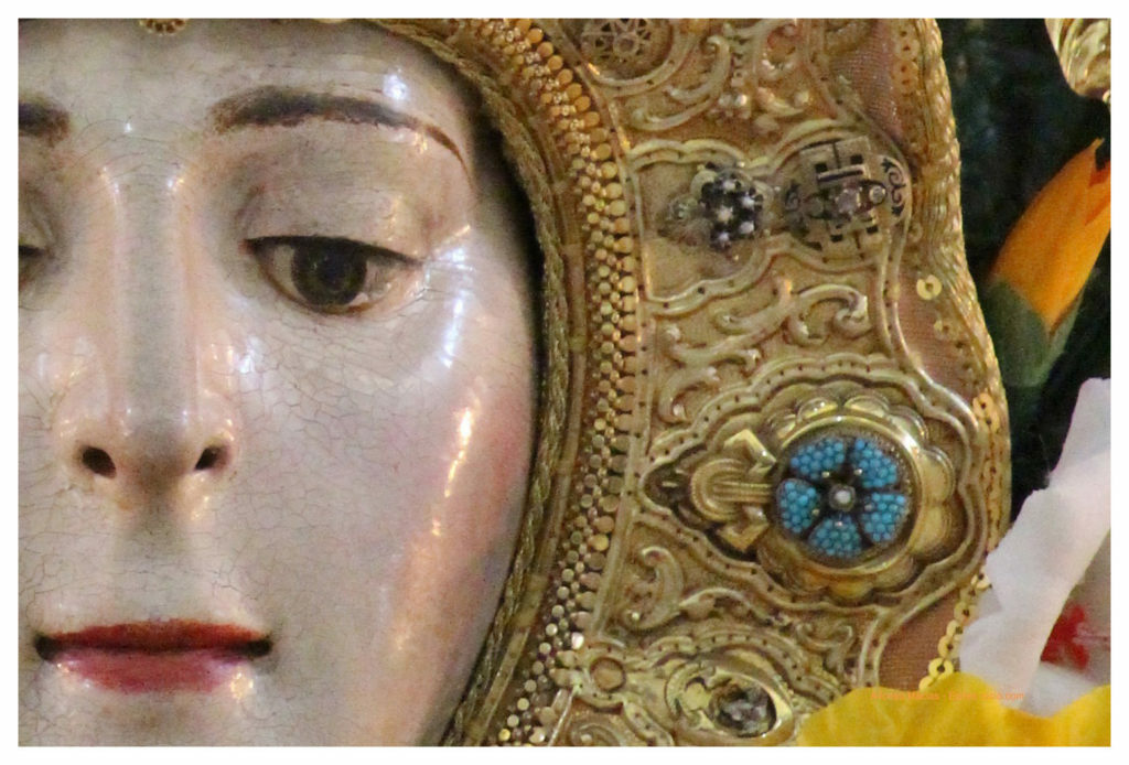 La Virgen del Rocío será retirada al culto durante tres meses para su  restauración