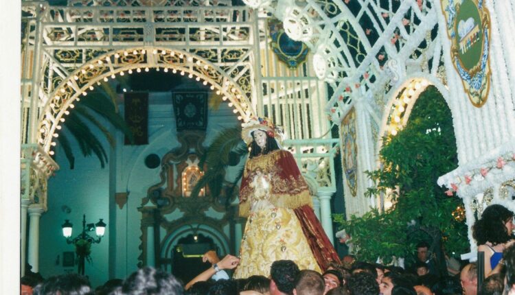 ¿Sabías que la Virgen del Rocío pudo ser trasladada a Almonte antes del ritual de los 7 años?, por Javier Coronel